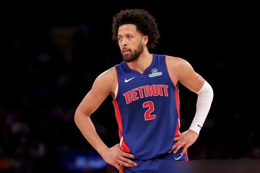 太狠了！广州队赛前复出首秀菲尼克斯太阳围绕欧联止住颓势，山东泰山围绕英超更衣室发声的简单介绍